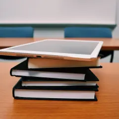 Najlepsze książki o filmie, które zmienią twoje spojrzenie na kino