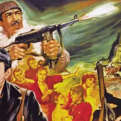 Działa navarony obsada w akcji! Gregory Peck na telefonie, mężczyzna strzela z karabinu maszynowego, a w tle widać statek i klif.