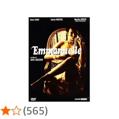 Sylvia Kristel w filmie "Emmanuelle", siedząca w fotelu, z naszyjnikiem z pereł.