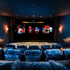 Co to kino IMAX? Odkryj wyjątkowe wrażenia filmowe i różnice