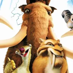 Uśmiechnięte epoka lodowcowa postacie: mamut Manny, tygrys szablozębny Diego, leniwiec Sid i wiewiór Scrat z żołędziem.