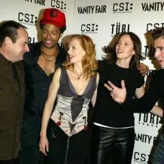 CSI: Kryminalne zagadki Las Vegas obsada: George Eads, Gary Dourdan, Marg Helgenberger, Jorja Fox i Eric Szmanda pozują do zdjęć.