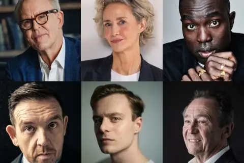 Portrety aktorów z filmu "Harry Potter i Książę Półkrwi". Widoczni m.in. Jim Broadbent, Fiona Shaw, David Gyasi, Toby Jones, Tom Burke, a także starszy mężczyzna.