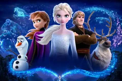 Elsa, Anna, Kristoff, Sven i Olaf w magicznej krainie lodu 3. Błękitne iskry otaczają bohaterów, zapowiadając przygodę.