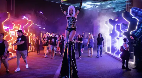 Halloween Horror Nights: Co musisz wiedzieć o atrakcjach i biletach