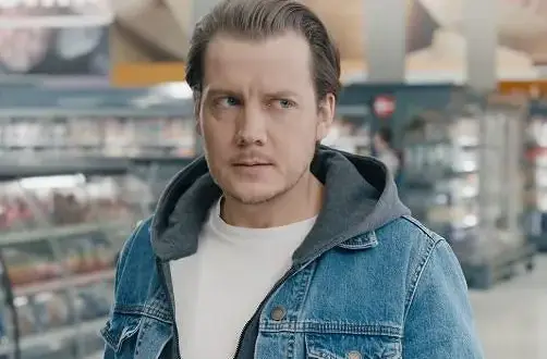 Jakub Tolak i inni aktorzy w reklamach Selgros - poznaj ich role