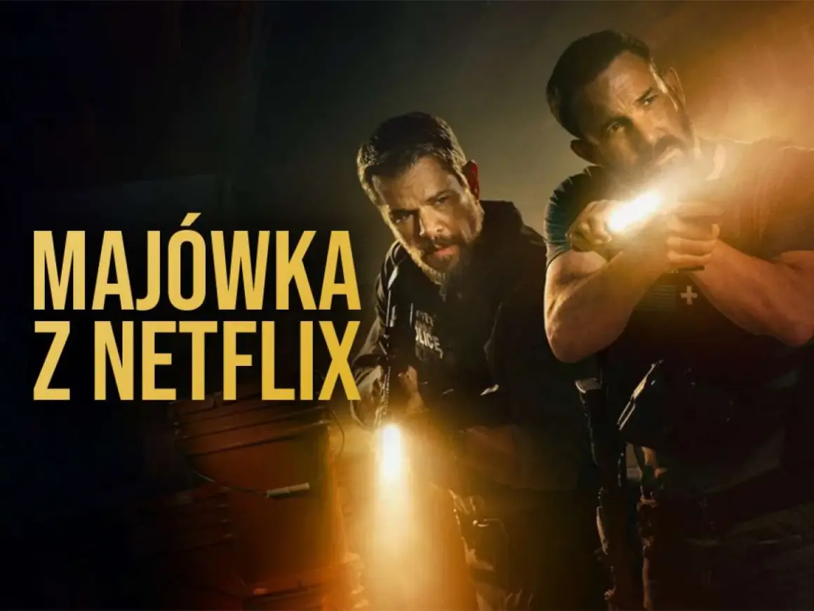 Dwóch mężczyzn z latarkami, gotowych do akcji. Idealna propozycja, co obejrzeć na Netflix podczas majówki.