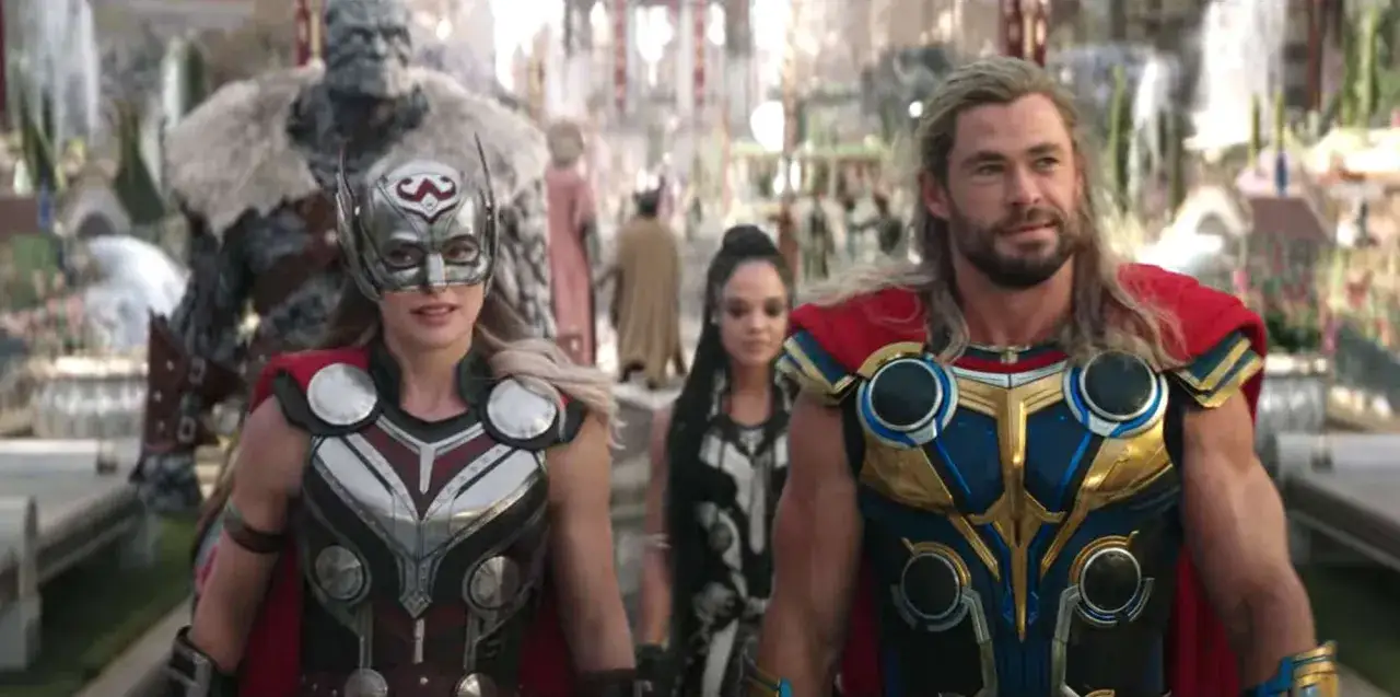 Thor, Jane Foster jako Mighty Thor, Valkiria i Korg - cała obsada Thor: Miłość i grom w pełnej krasie.