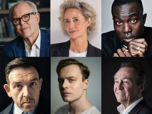 Portrety aktorów z filmu "Harry Potter i Książę Półkrwi". Widoczni m.in. Jim Broadbent, Fiona Shaw, David Gyasi, Toby Jones, Tom Burke, a także starszy mężczyzna.